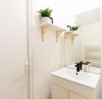 Corbeil-Essonnes Apartment | La Cozy Space - 1 min Gare De Corbeil