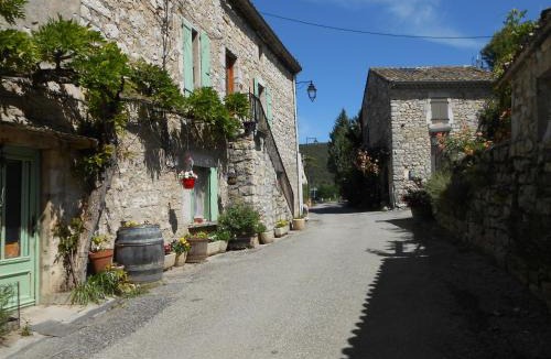 Saint-Maurice-d'Ibie Bed & Breakfast | La Dame Blanche