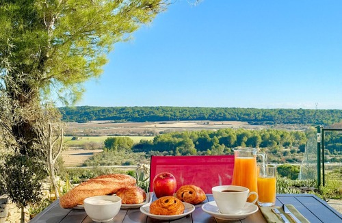 Calvisson Apartment | La Dolce Vita, 2 guests, Pool in Calvisson