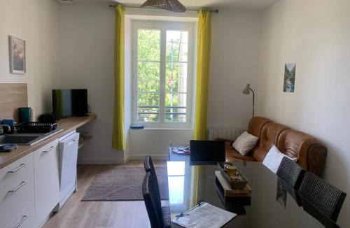 Loures-Barousse Apartment | la Douçhka Azzurra