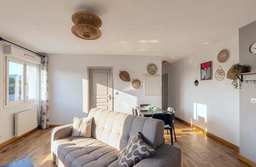 Saint-Maurice-de-Beynost Apartment | La Douce Escale - T2 - Saint Maurice de Beynost