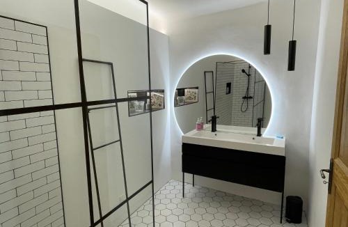 Saint-Saturnin-les-Apt House | La Farigoulette - Vieux village