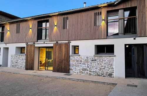 Rieucaze Bed & Breakfast | La Ferme des Hautins - Chambres -d'Hôtes