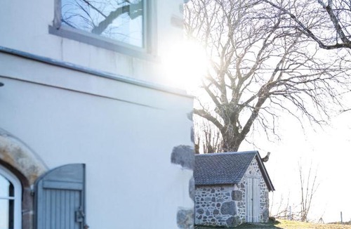Larodde House | La Ferme du Chabanais Grand gîte 14 personnes entre lacs et Sancy