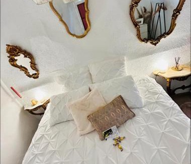 Saint-Marc-Jaumegarde Apartment | La glycine