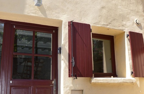 Rouffiac-des-Corbieres Cottage | La Grange, air-conditioned gîte, lovely view of Peyrepertuse castle, Cathar country