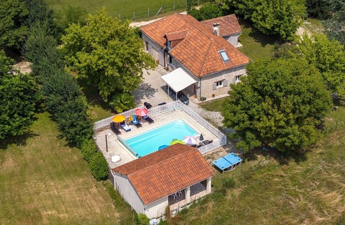 Limeyrat House | La Jandrine – Peaceful Country Retreat with Private Heated Pool