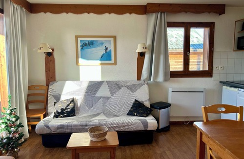 La Joue du Loup Apartment | La joue du Loup - Apartment sleeps 4/6 - mountain view