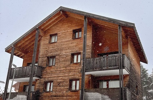 La Joue du Loup Apartment | La joue du Loup - Apartment sleeps 4/6 - mountain view