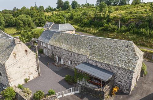Alpuech Bed & Breakfast | LA LONGÈRE - Chambres et table d'hôtes