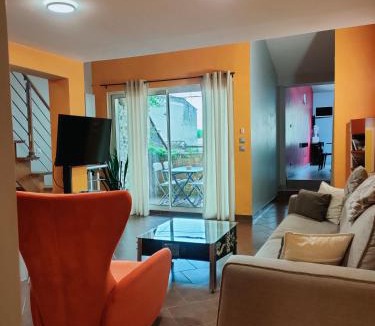 Ancone Apartment | La magnanerie colorée. (5 personnes, 3 chambres)
