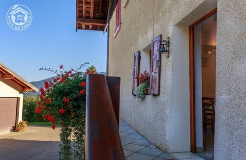 Pallud House | La Maison Des Fleurs