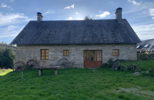 Chaumeil House | La maison des Florentins La Monédière