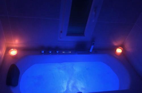 Ternay Apartment | La Parenthèse Balnéo T2 Cosy de 40m² avec terrasse