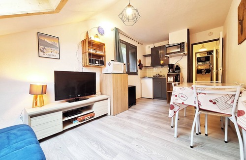 Pyrenees 2000 Apartment | La Parenthèse - Quiet cocoon with forest view 4 minutes from the slopes & ESF & shops