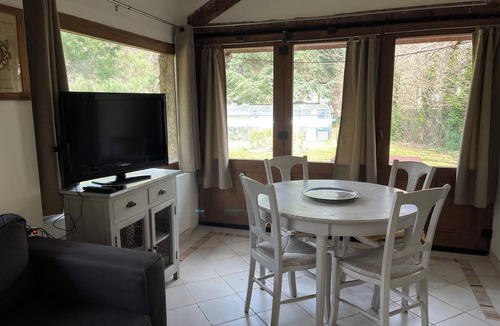Florac House | La petite Magnanerie, detached house in private wooded grounds, swimming pool access