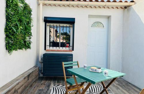 Ensues-la-Redonne House | La petite Maison