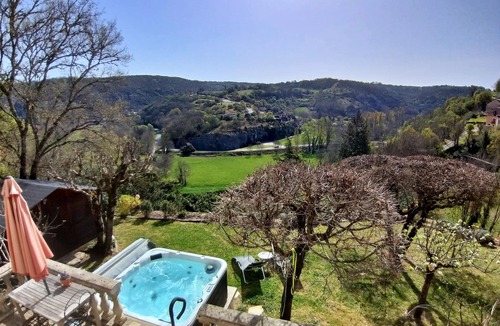 Lacave House | La Pinay-A cozy little house with spa & fireplace in Dordogne near Rocamadour