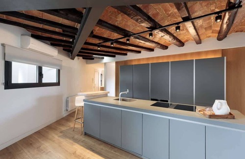 la Vila de Gracia Apartment | La Riera Penthouse
