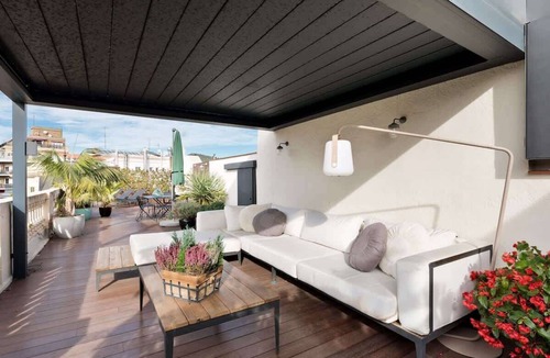 la Vila de Gracia Apartment | La Riera Penthouse