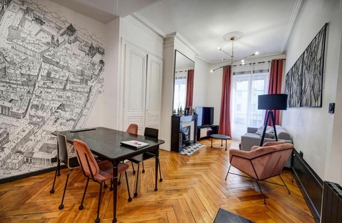 Charmettes - Bellecombe Apartment | La Suite en Rose - Spa - Lyon Centre Brotteaux