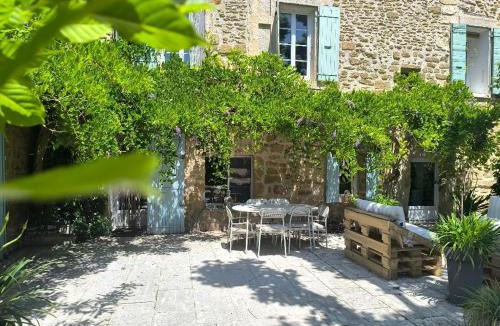 Camaret-sur-Aigues House | La Tanière du Renard