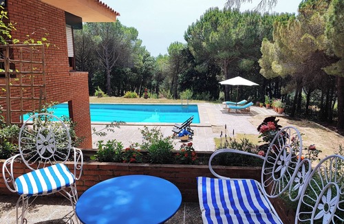 Canoves Villa | La Torre de La Garriga, 30 minutes from Barcelona. Villa with swimming pool and barbecue.