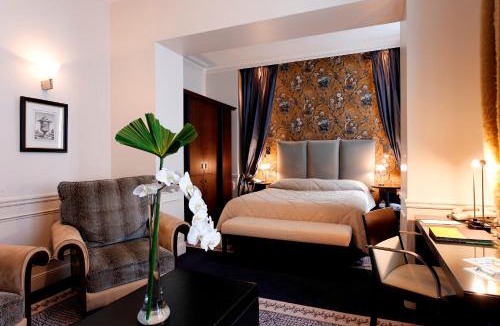 Champs-Elysees Hotel | La Tremoille Paris