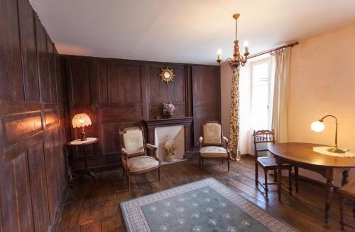 Peyrelevade House | La Vieille Auberge
