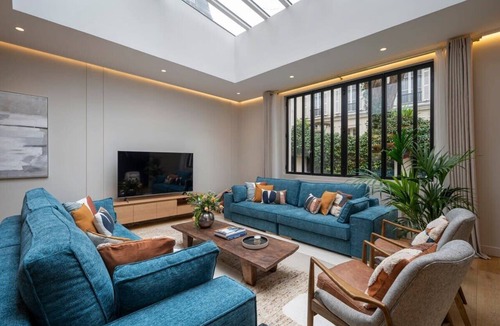 Quartier Saint-Georges Apartment | La Villa Ballu in Paris