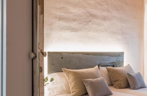Old Town Apartment | LaComuna City Oasis