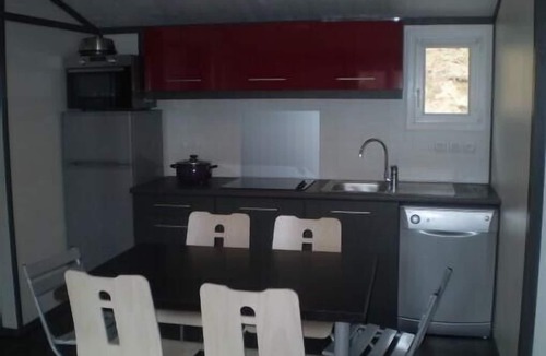 Saint-Gerons Ski Chalet | Lakeside cottage with Jacuzzi, fishing, hiking, nature