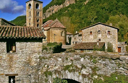 Rocabruna House | Landscape, tranquility in Masia Simonet de Rocabruna, Catalan Pyrenees CAMPRODON