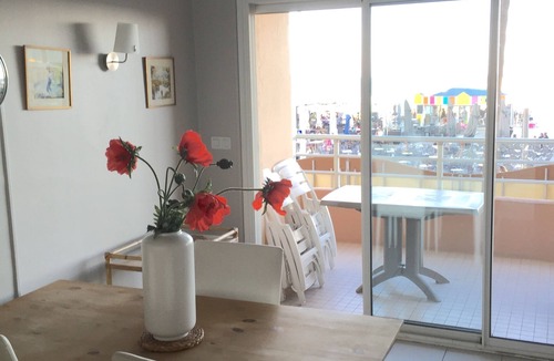 Mediterranee Apartment | Large 2 bedroom standing air conditioned seafront LINEN SUPPLIED/BED DONE