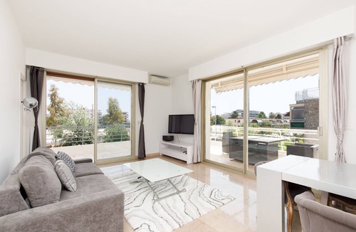 Pointe Croisette Apartment | Large apartment with sea view, Palm Beach Cannes
