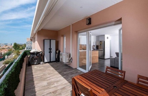 Saint-Joseph Apartment | Large, beautiful apartment with a panoramic view of the sea