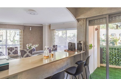 La Madeleine Apartment | Large bright apartment 10 min walk from the sea - 8 pers, 4 bedrooms