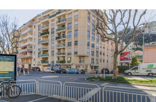 La Madeleine Apartment | Large bright apartment 10 min walk from the sea - 8 pers, 4 bedrooms