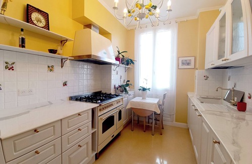 Thiers Apartment | Large, bright apartment in the heart of Nice