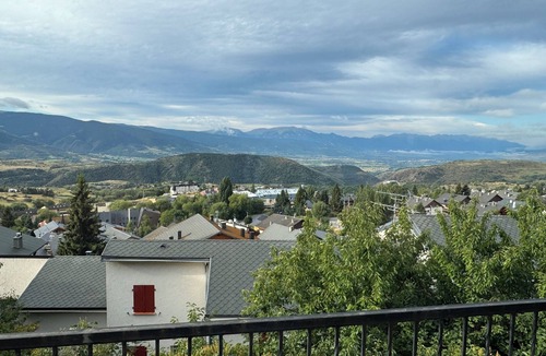 Font-Romeu-Odeillo-Via Apartment | Large cosy 3 bedroom apartment Font-Romeu Hyper Centre with view and balcony