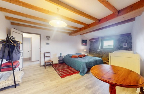 Vielprat House | Large, comfortable farmhouse on the edge of the forest with panoramic views of the valley.