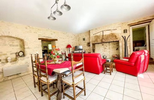 Martel Bed & Breakfast | ⭐ Large family estate – Pool, hot tub – Ideal for groups, sleeps 26