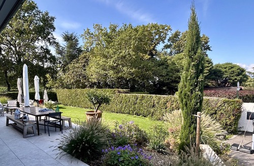 Anthy-sur-Leman House | Large family home on Lake Geneva with swimming pool