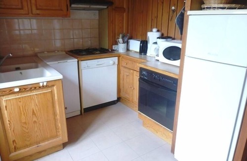 Villeneuve-dʼAllier Cottage | Large house for families and friends near Gorges de l'Allier