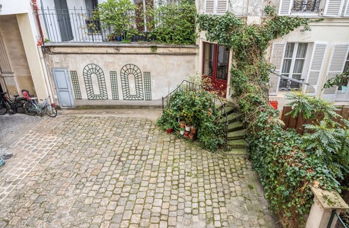 9th Arrondissement House | Large house renovated in Paris - Welkeys