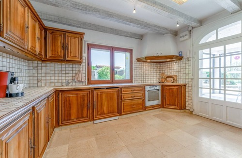 Valreas House | Large House with Private Pool in a Peaceful Setting – Pets Welcome