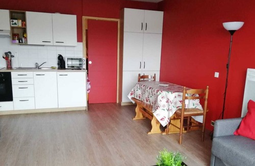 Behobie Apartment | Large studio waterfront beach 300 meters