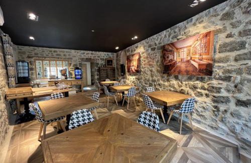 Langeac Hotel | Le 19 - 38m2 Terrasse Jacuzzi - Centre Historique - Clim