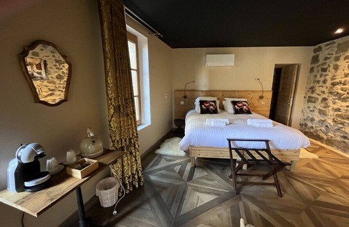 Langeac Bed & Breakfast | Le 19 - Chambre Chapelle 43m2 | Centre Historique | Clim
