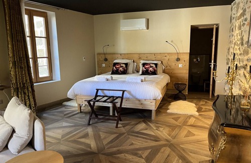 Langeac Bed & Breakfast | Le 19 - Chambre Chapelle 43m2 | Centre Historique | Clim